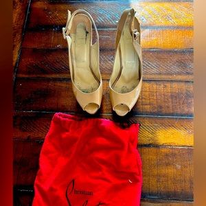 Christian Louboutin Nude patent peep toe cork espadrilles